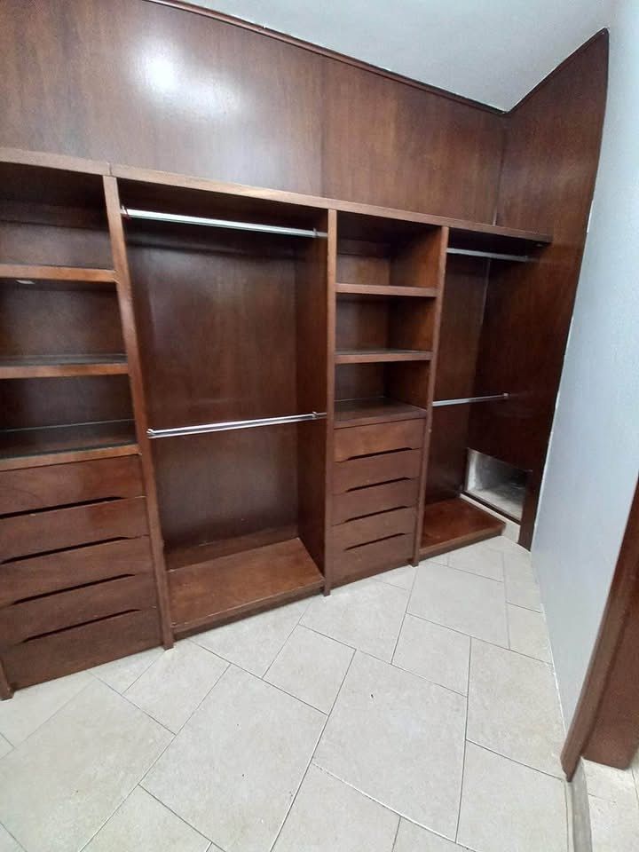 13 de 19: VESTIDOR PRINCIPAL