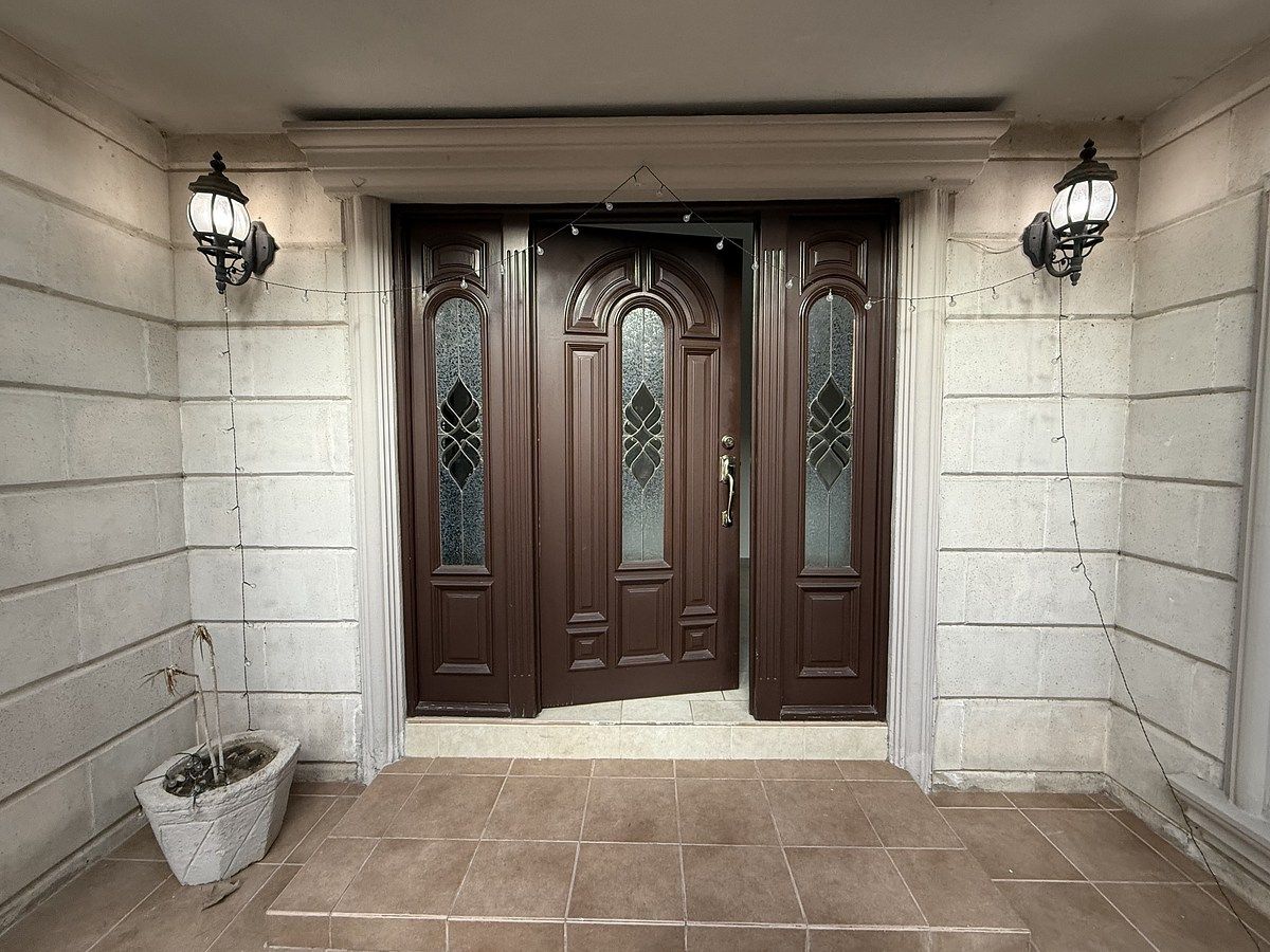 3 de 19: ENTRADA PRINCIPAL