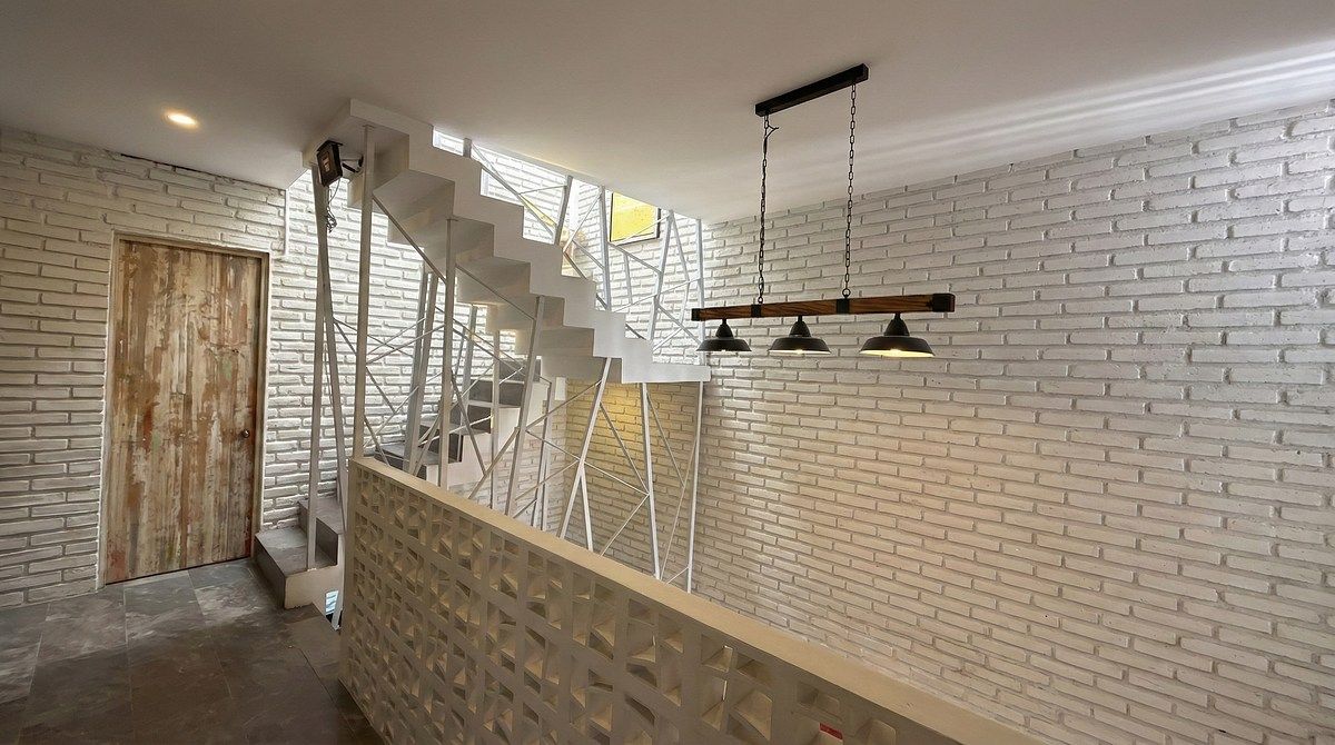 9 de 32: HALL PLANTA ALTA