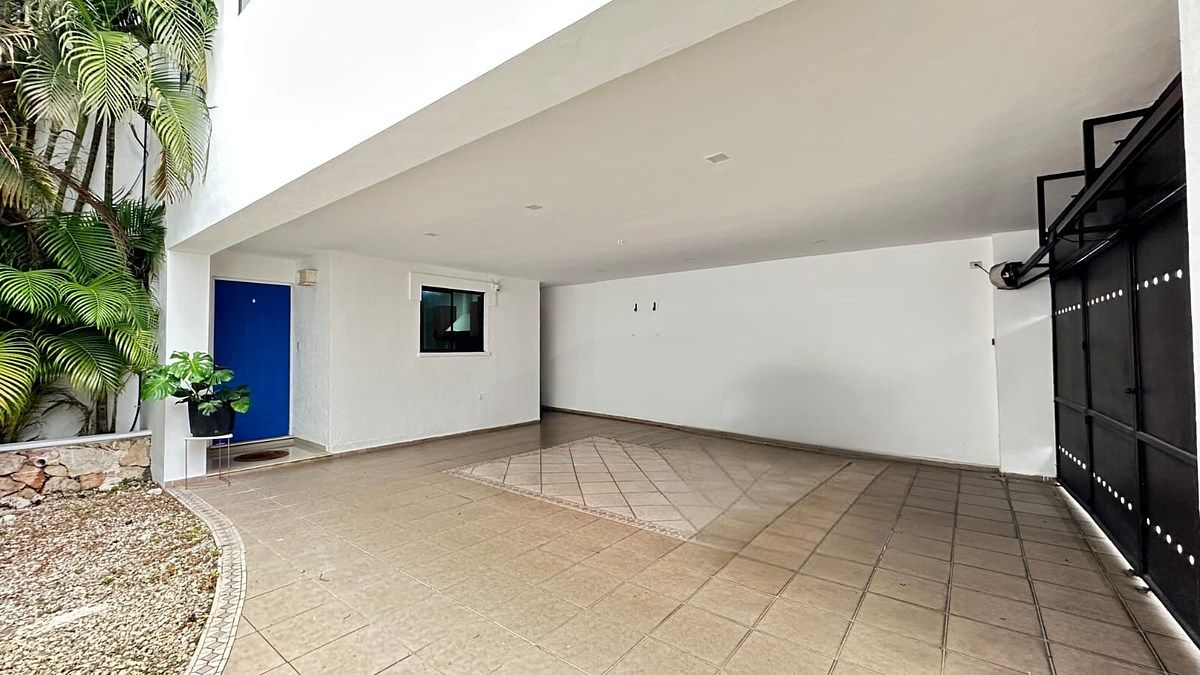 4 de 19: GARAGE TECHADO PARA 2 AUTOS