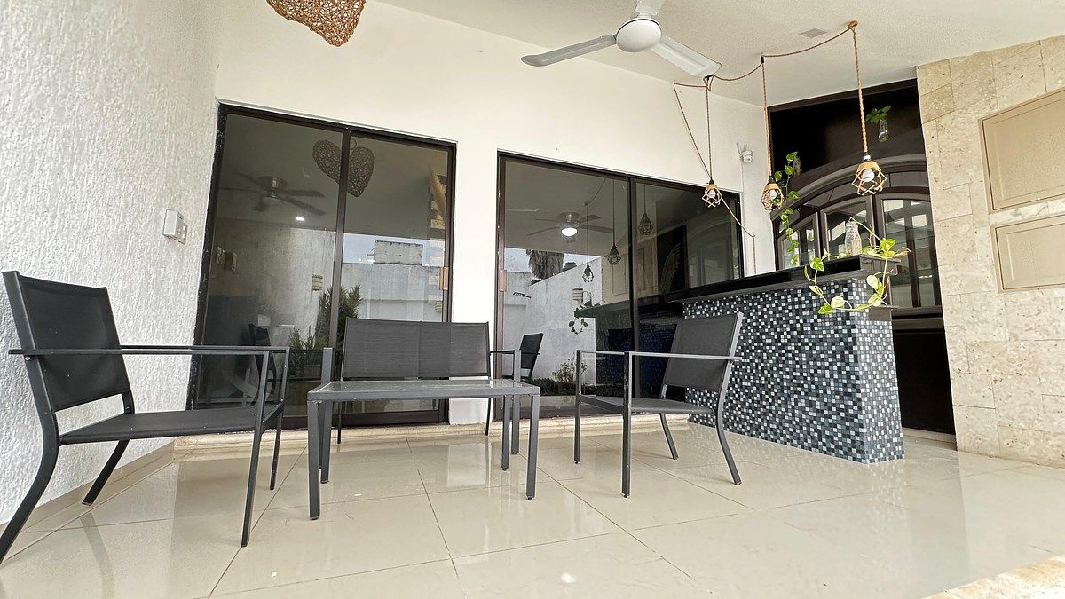 10 de 18: TERRAZA CON ZONA DE BAR