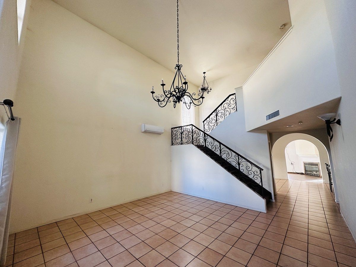 8 de 49: Lobby doble altura