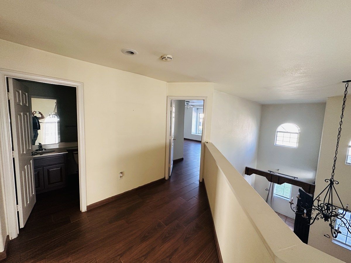 22 de 49: Segundo piso pasillo