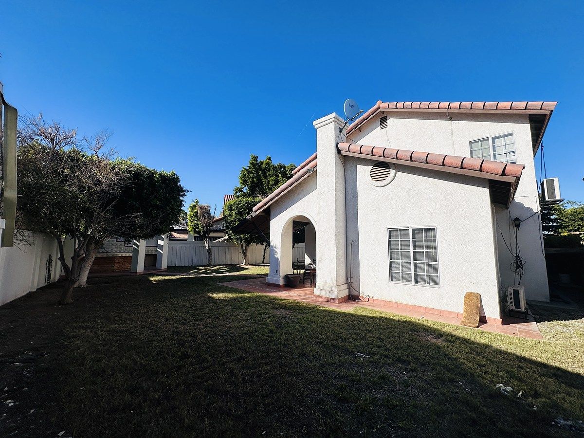 37 de 49: Patio trasero 2