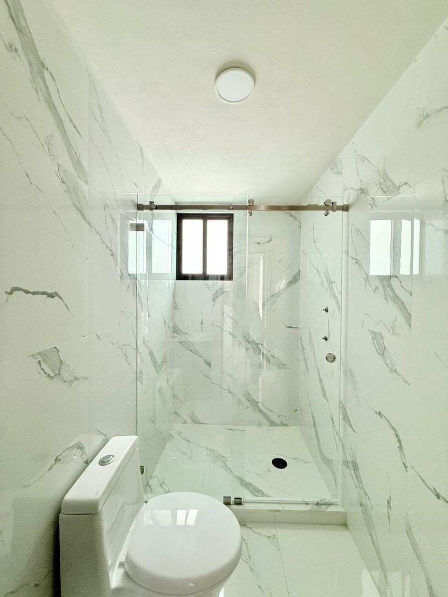 10 de 20: BAÑO COMPLETO