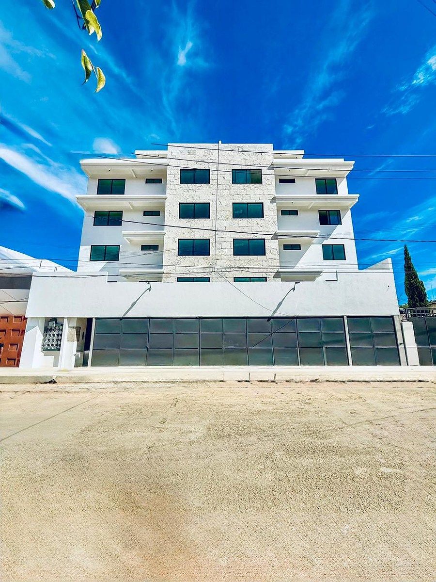 20 de 20: FACHADA PRINCIPAL