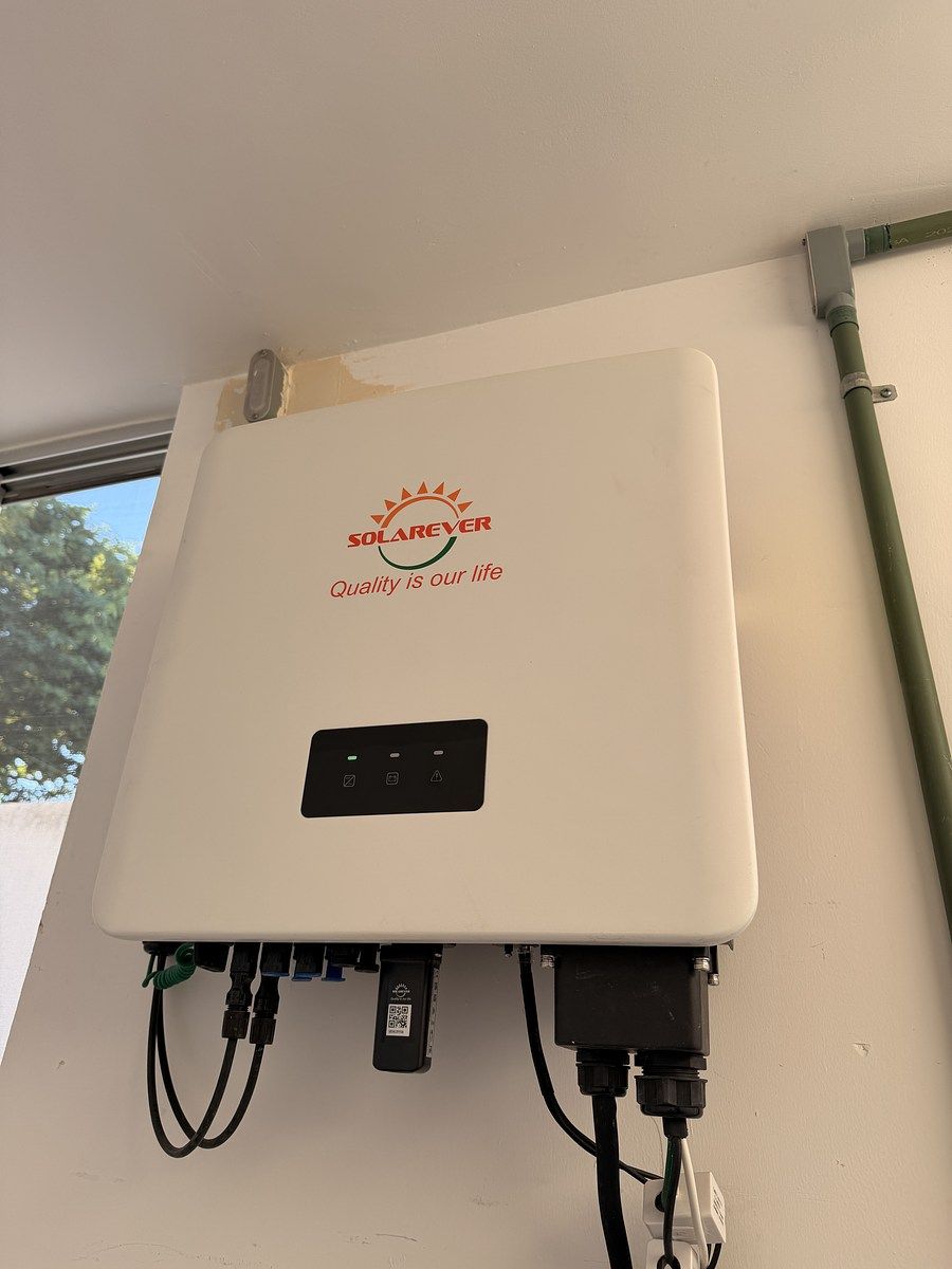 10 of 32: Paneles Solares