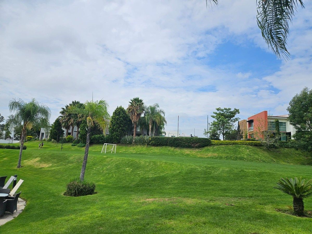 TERRENO EN VENTA EN FRACC. EL MANANTIAL - foto 2