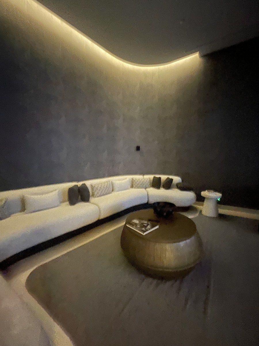 22 of 32: sala de cine