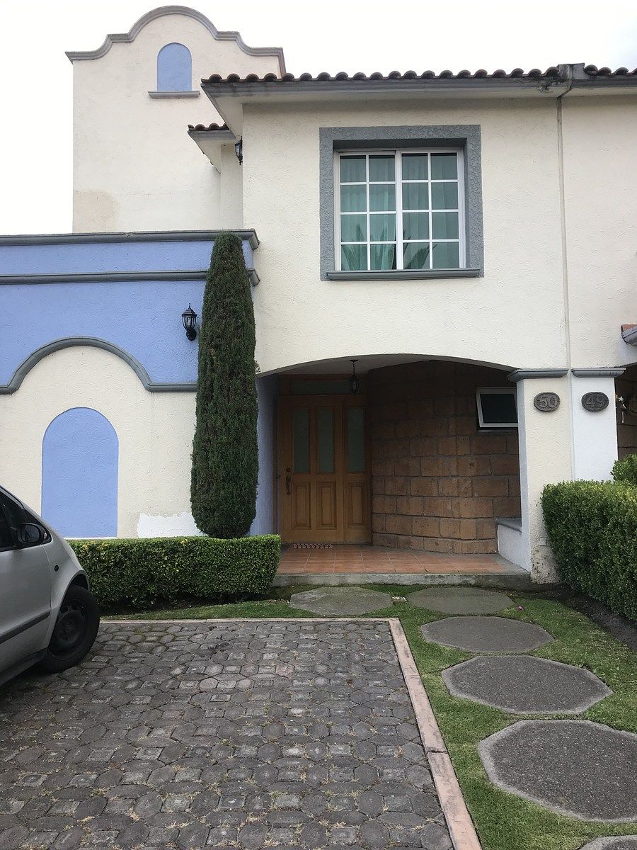 1 de 12: Fachada Principal