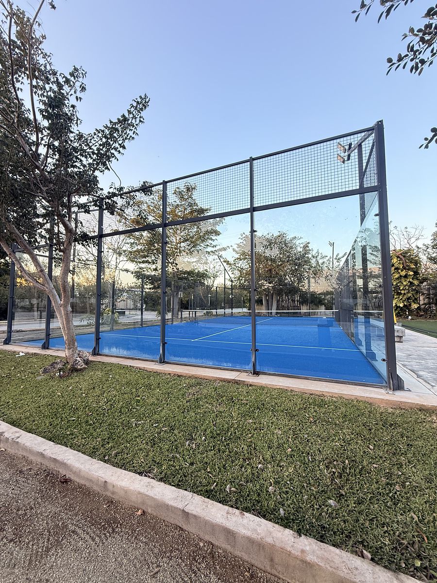 15 of 23: Cancha de padel