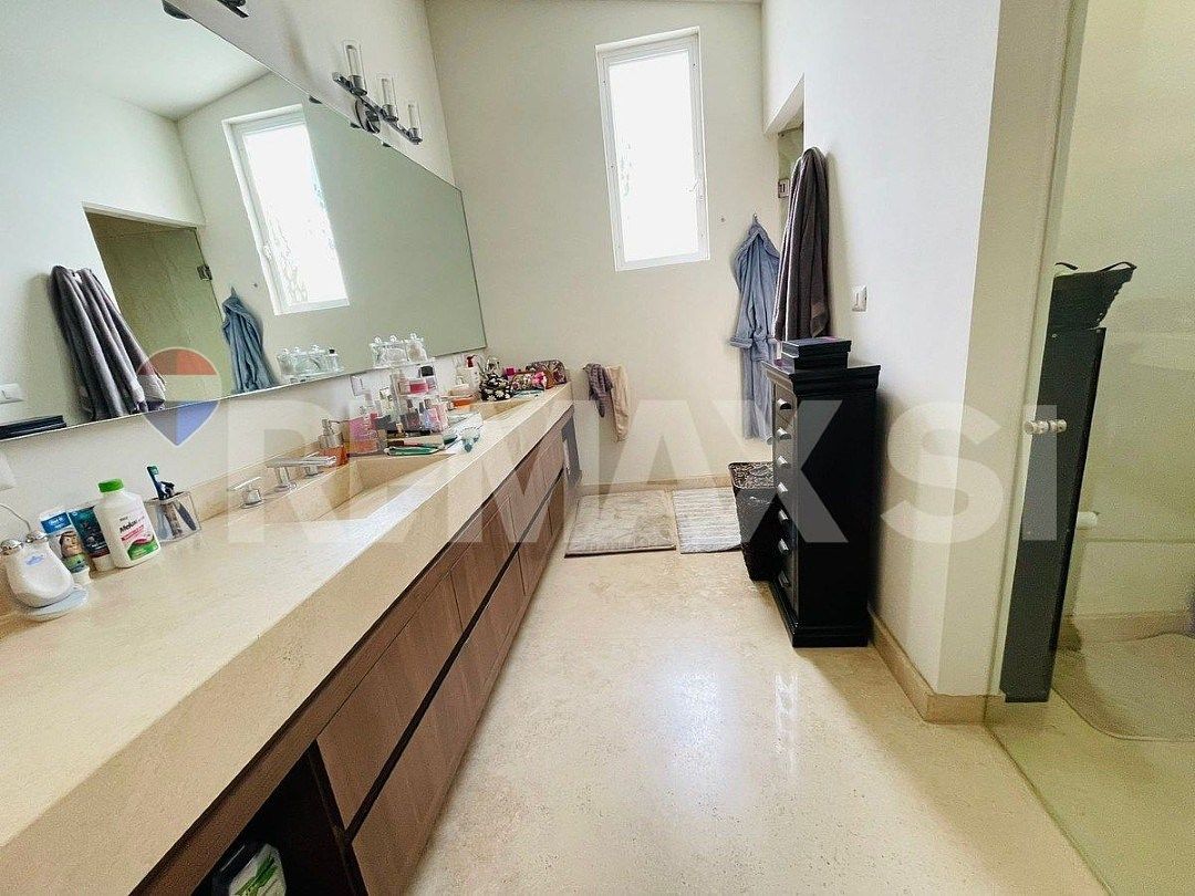 16 de 34: BAÑO PRINCIPAL