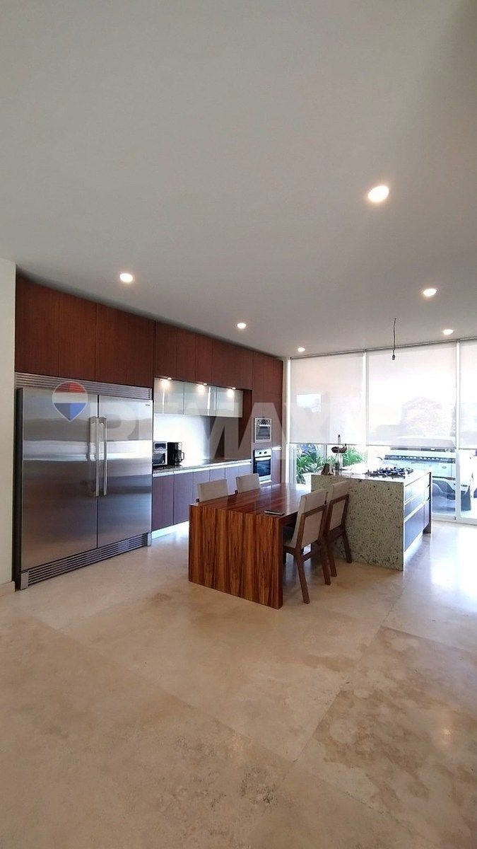 5 de 34: COCINA EQUIPADA