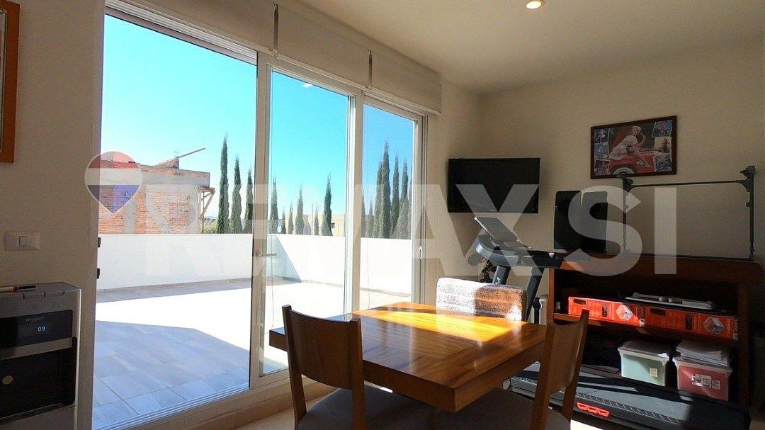 20 de 34: GIMANIO O ÁREA DE TRABAJO EN REC PRINCIPAL