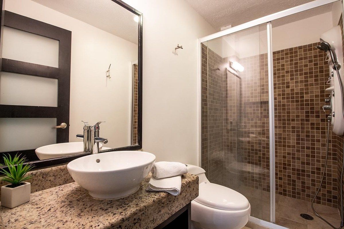 9 de 16: BANO 2 ID3129 CONDO SUN PARADISE 5TA AVENIDA BIS Y 38