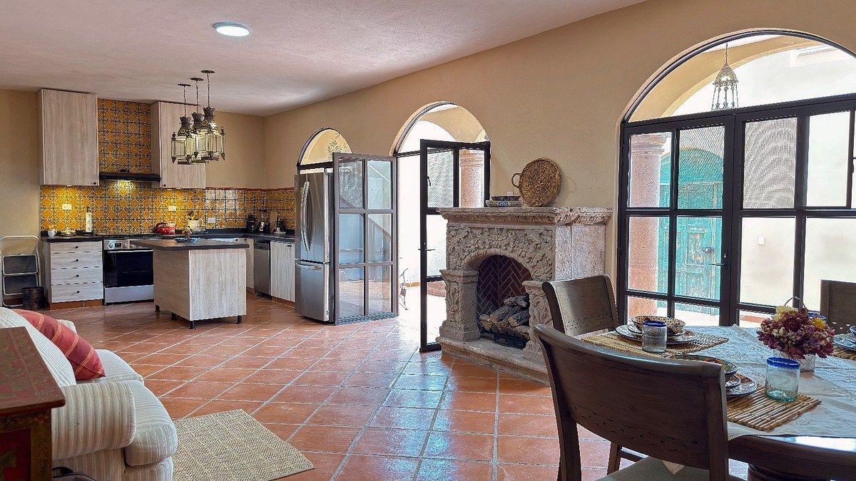Casa dúplex en venta en San Miguel de Allende con Rooftop y cerca del Centro, foto 1 de 23