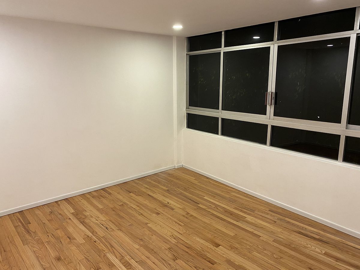 6 of 12: Master Bedroom