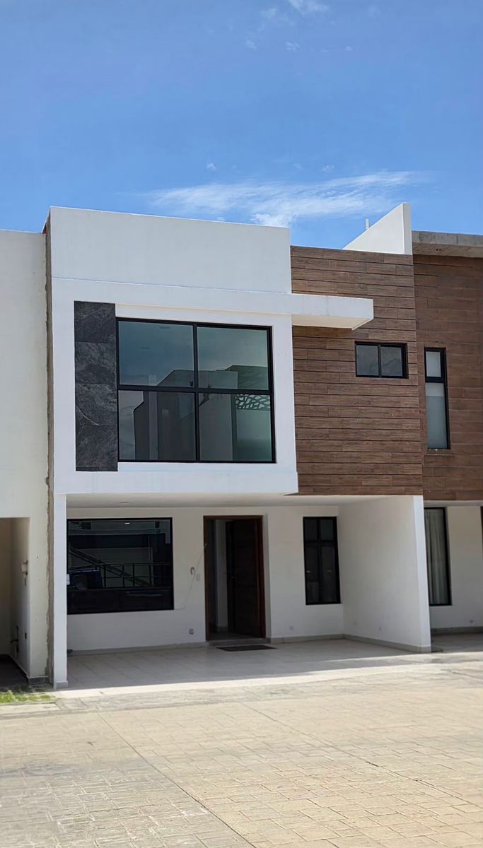 CASA EN PREVENTA EN RESIDENCIAL LUCENDI A 5 MINUTOS DE UDLAP, foto 1 de 30
