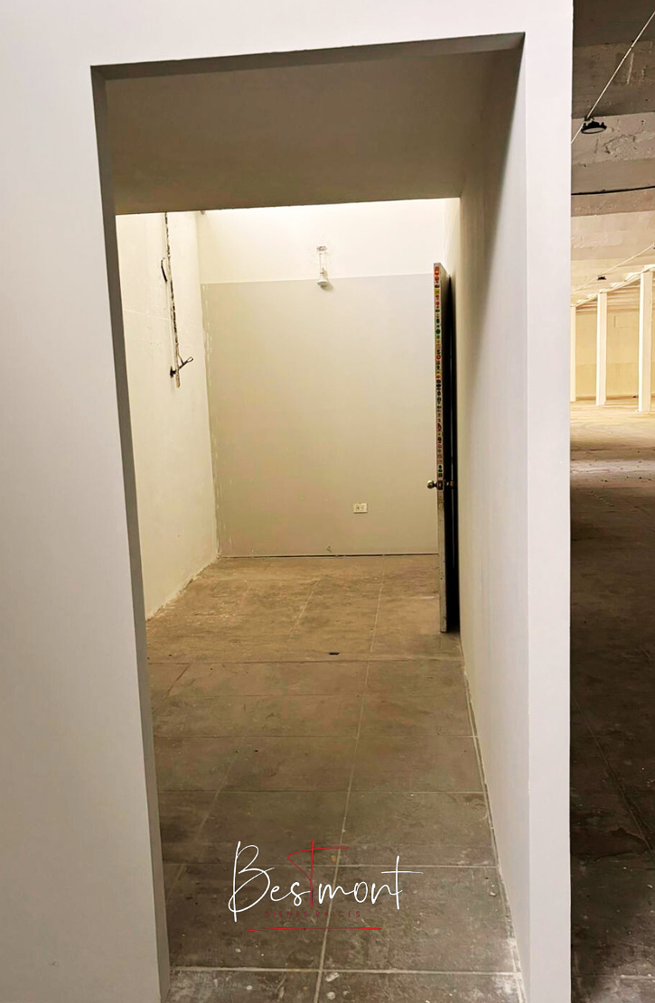 5 de 23: Oficina en bodega