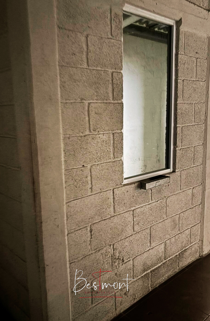 12 de 23: Área de caja en las oficinas