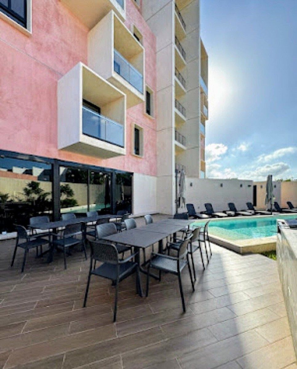 13 de 19: Area grill planta baja