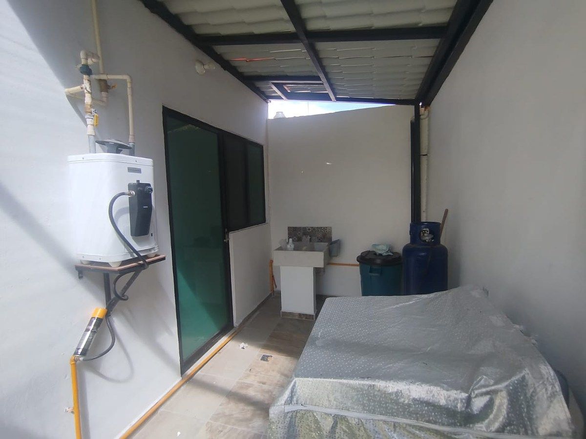 7 de 15: patio de servicio