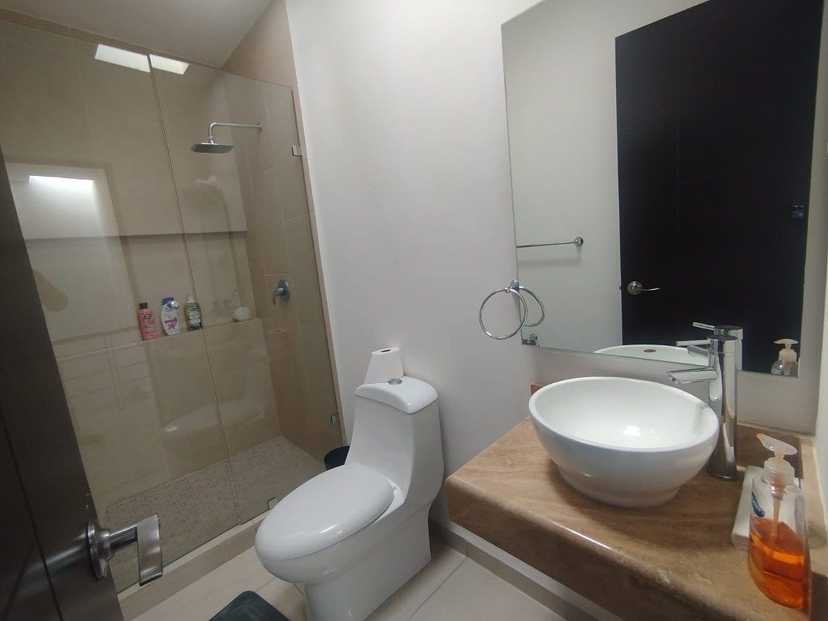 15 de 15: baño intermedio