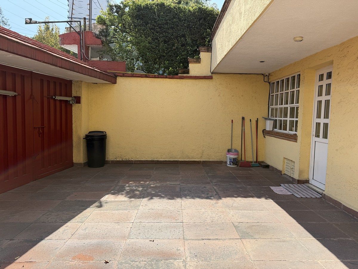 25 de 26: Área de garaje para dos autos