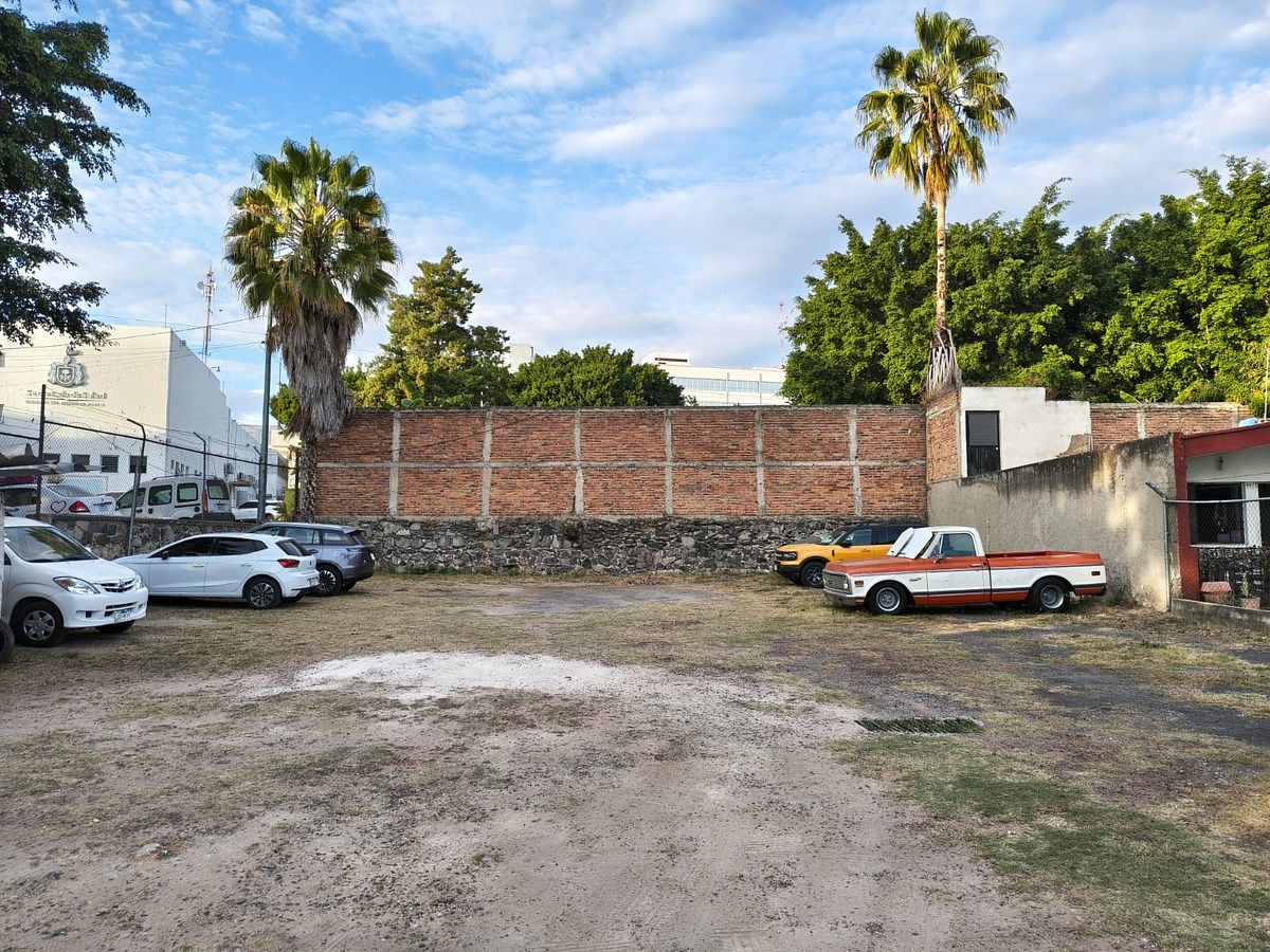 TERRENO ZAPOPAN 700 METROS PLANOS LIMPIO JARDINES DEL COUNTRY - foto 3