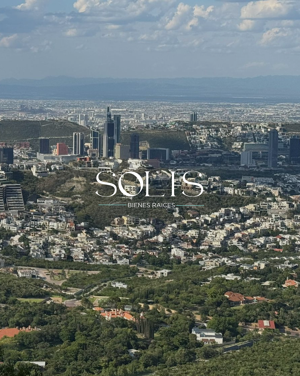 1 of 4: Vista desde el terreno