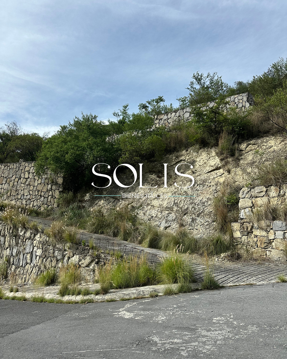 2 of 4: Vista de terreno