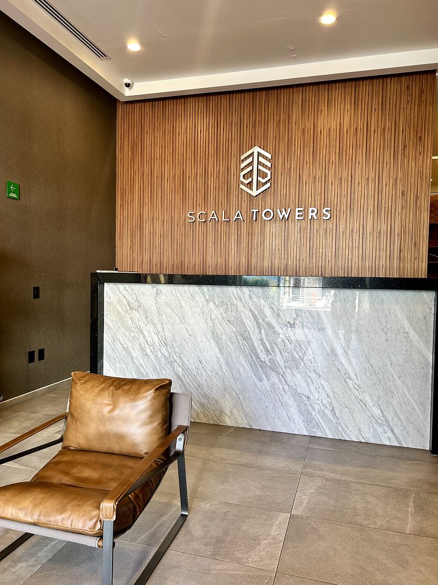 2 de 23: Lobby / Recepción