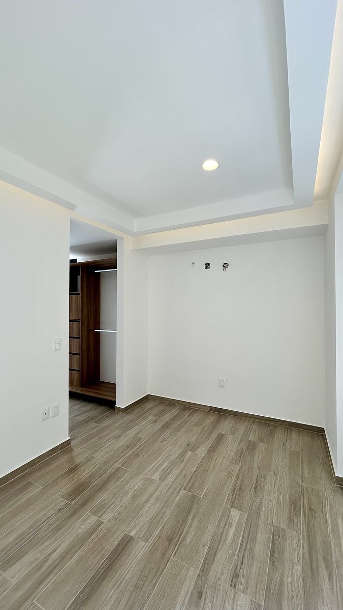 13 de 22: vista hacía el vestidor