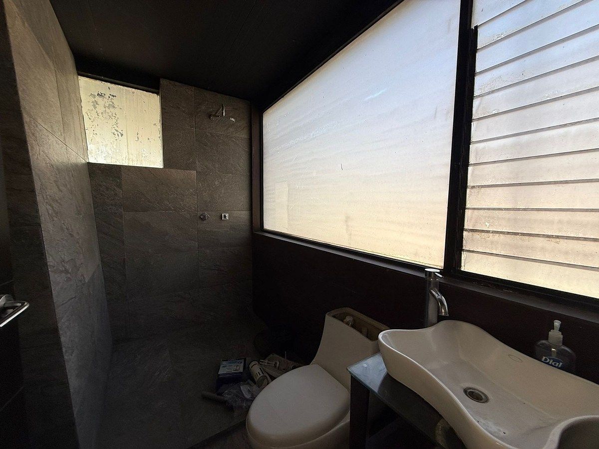 9 de 9: wc en zona de sala / comedor