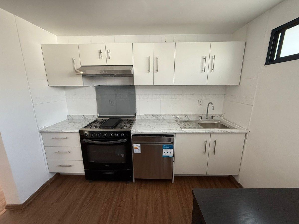 3 de 9: cocina con antecomedor