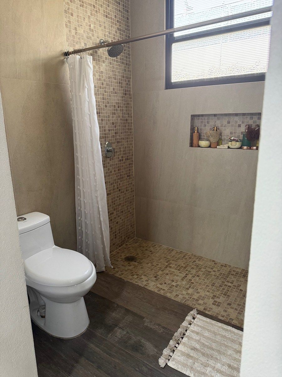 18 of 22: Baño recámara