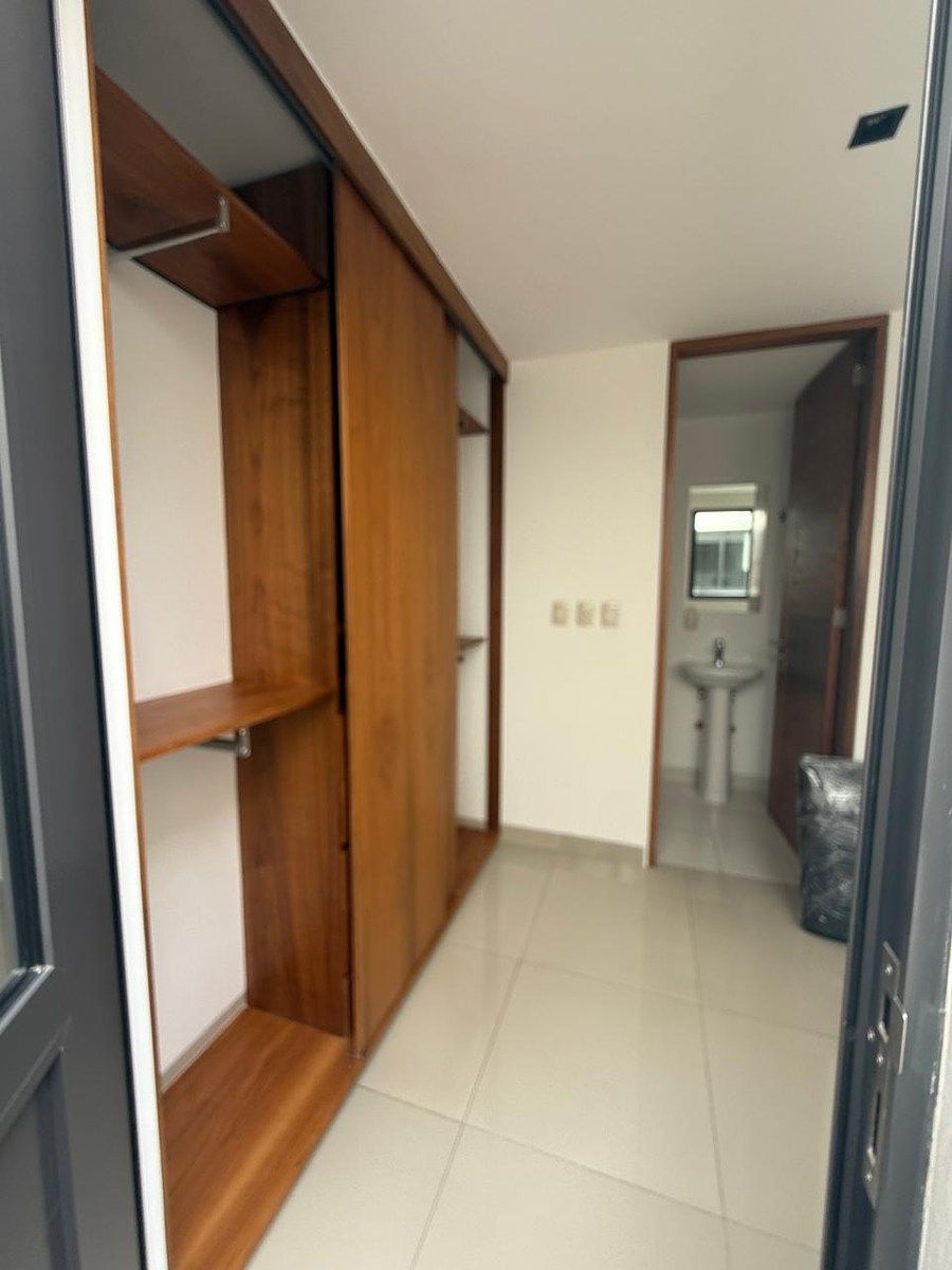 30 de 32: cuarto de servicio