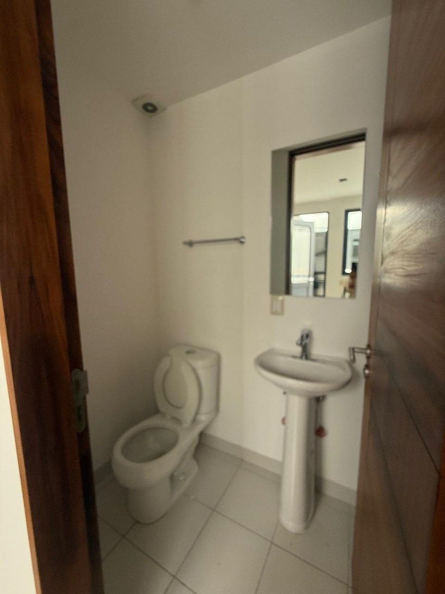 32 de 32: baño de servicio