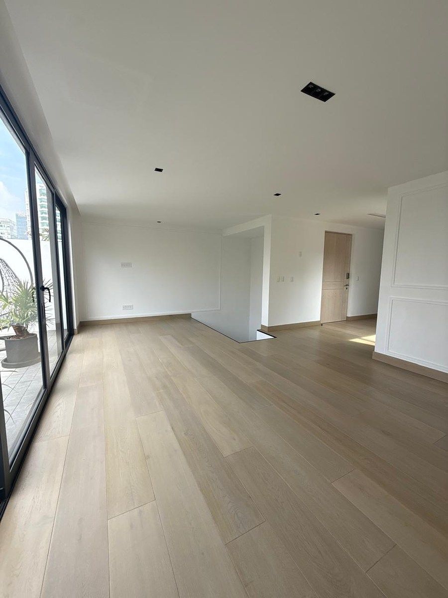 18 de 32: Family y Balcon 2da planta