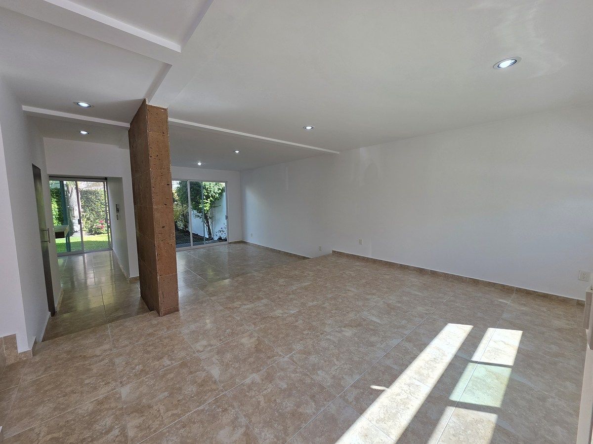 2 de 25: vista de ingreso a la casa