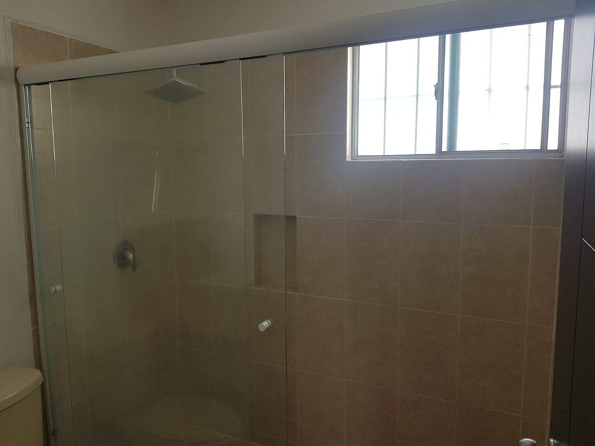 5 de 14: PA Baño con vidrio templado regadera cascada llave monomando