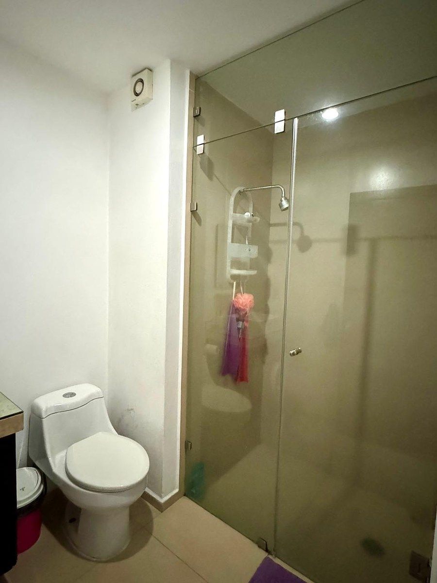 19 de 22: Baño 1  (Social)