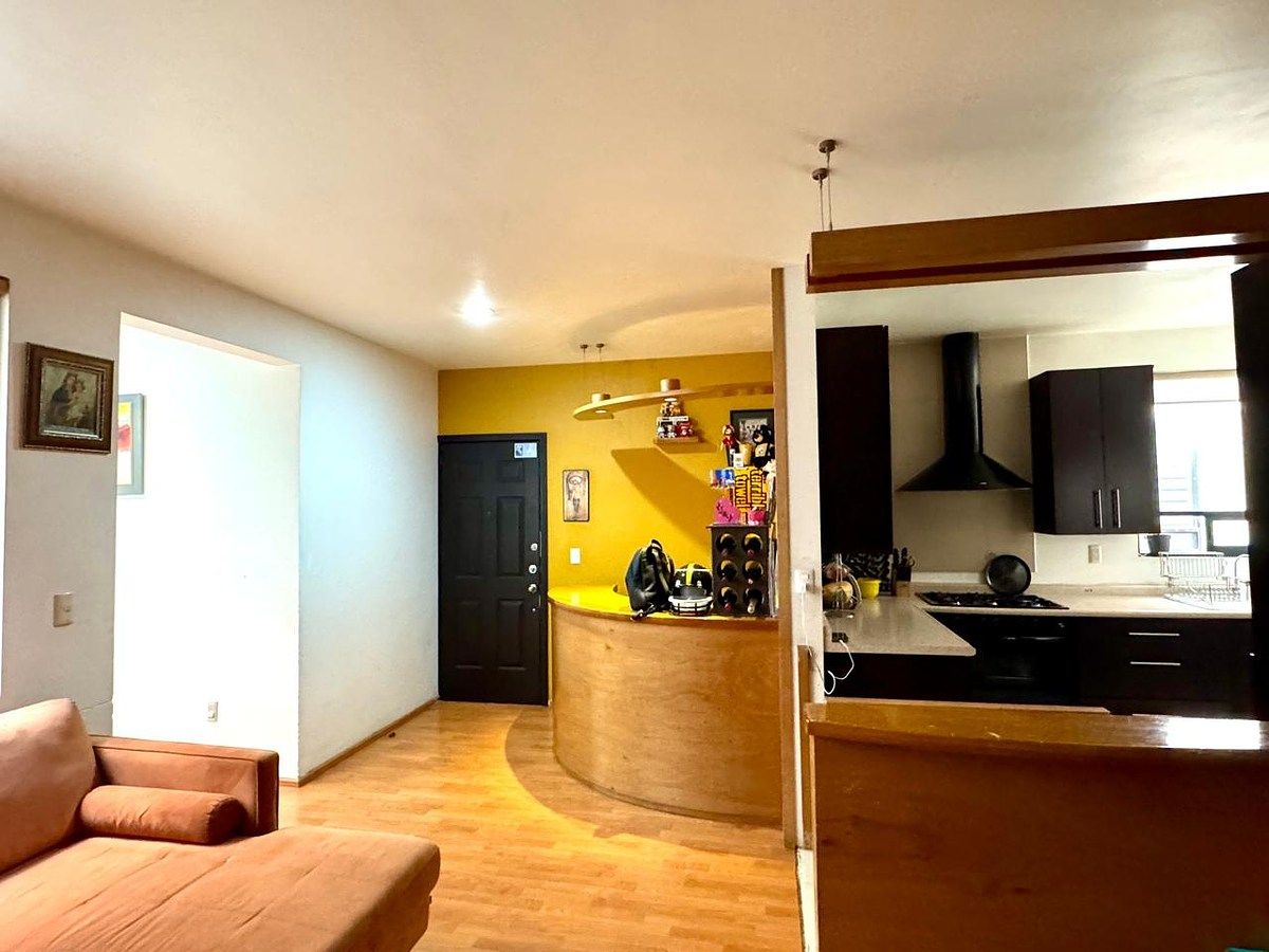 7 de 22: Estancia,  cocina semi abierta