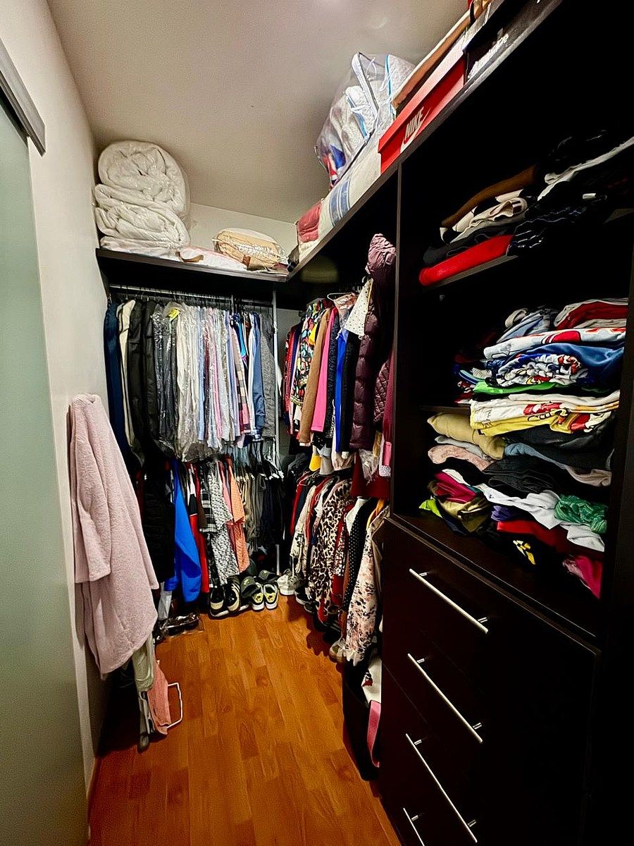 17 de 22: Vestidor recámara principal