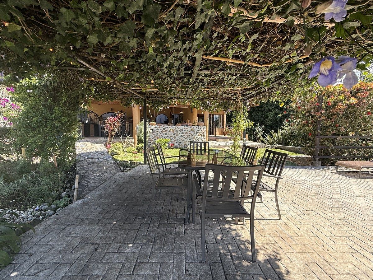 3 de 36: Comedor exterior