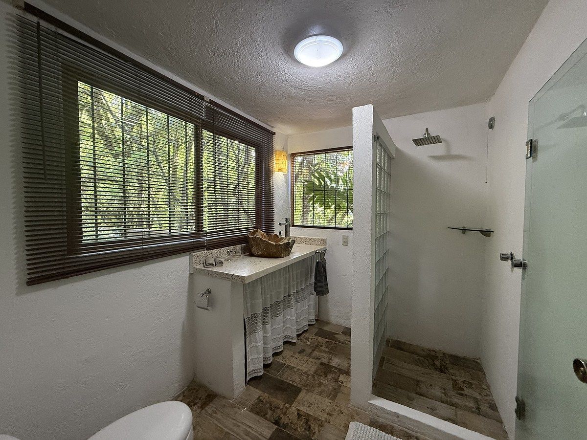 21 de 36: Baño Recámara Principal