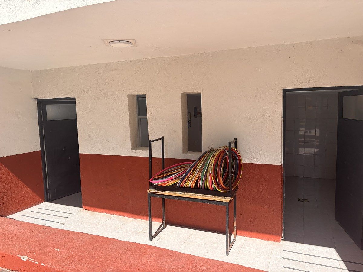 5 de 17: Entrada a los baños