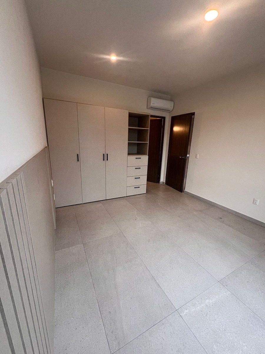 5 de 15: Recamara principal con closet