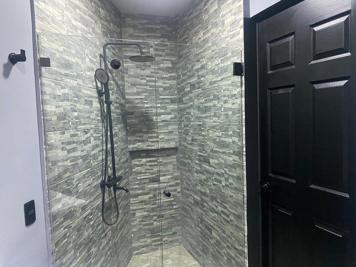 16 of 18: Baño 2° recámara