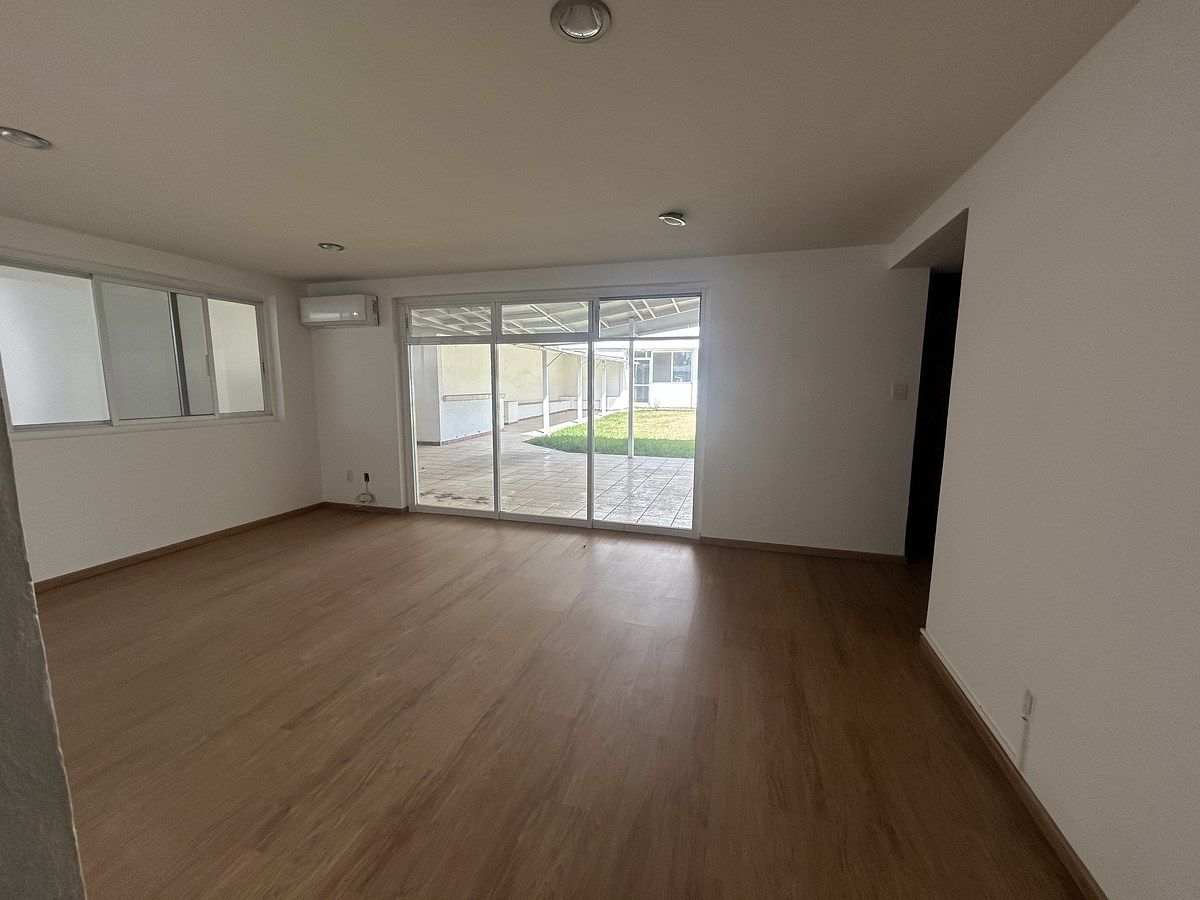 5 of 18: Habitación principal